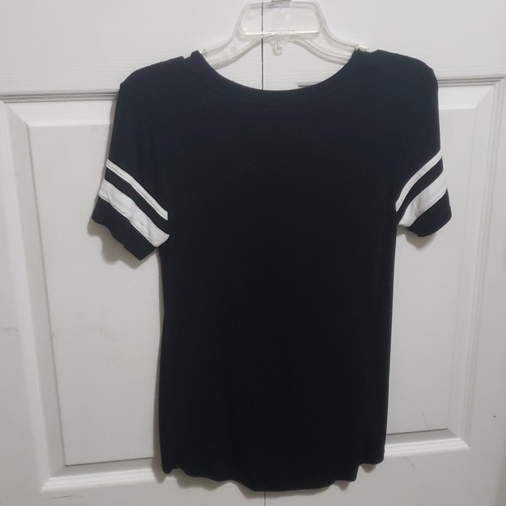 Black juniors tee